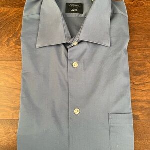 Arrow Blue Dress Shirt with Standard Collar and Fitted Stretch